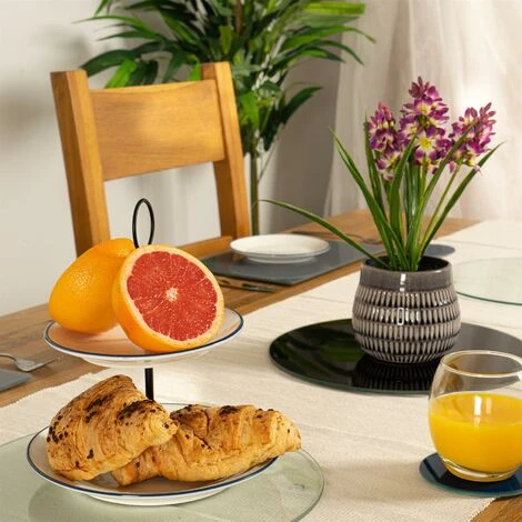 Harbour Housewares Round Glass Kitchen Chopping Board - 30cm - Black 4 Harbour Housewares Round Glass Kitchen Chopping Board - 30cm - Black - Image 4